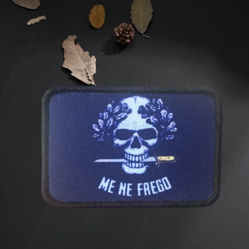 Me Ne Frego Parche Táctico Calavera Velcro para Mochila Militar - imagen 4