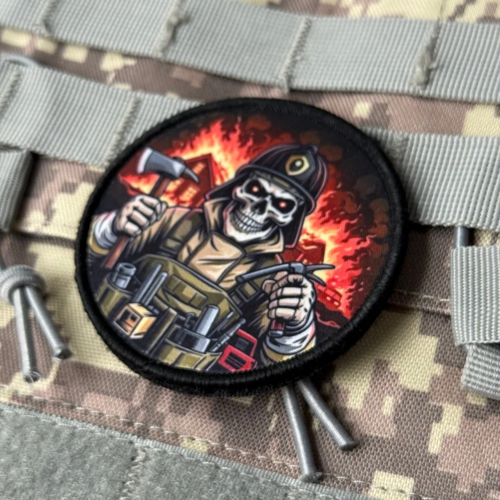 Parche táctico de bombero con calavera y cierre de velcro - imagen 3
