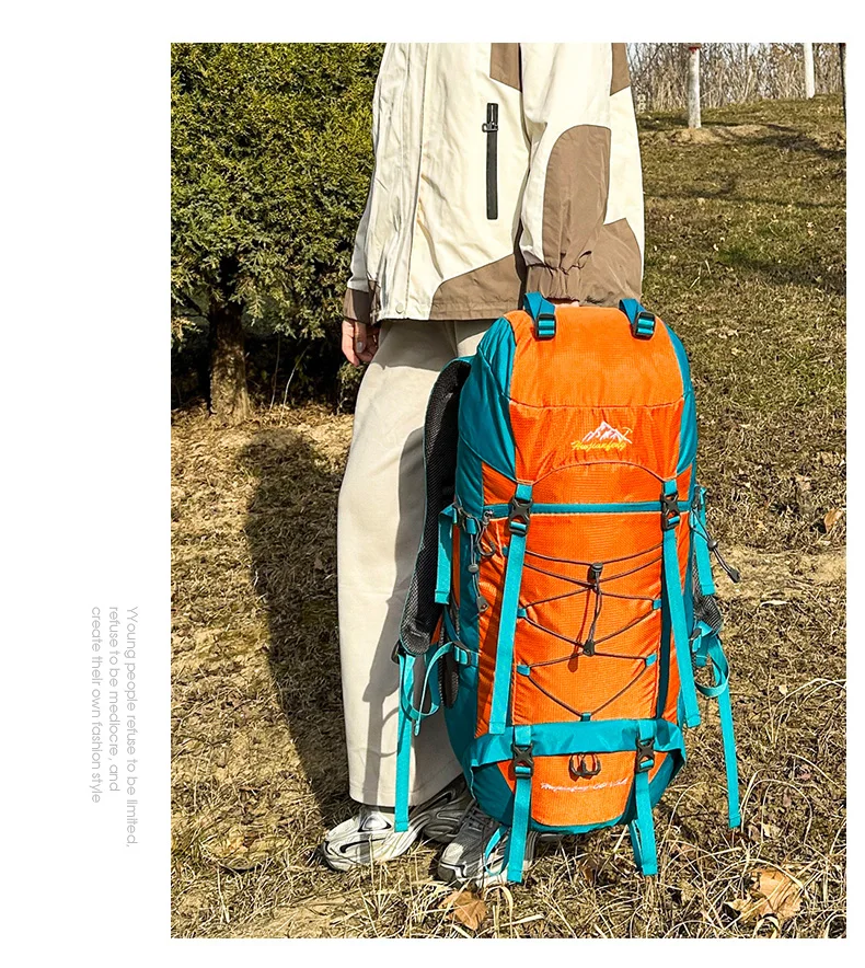Mochila con correas laterales y superiores