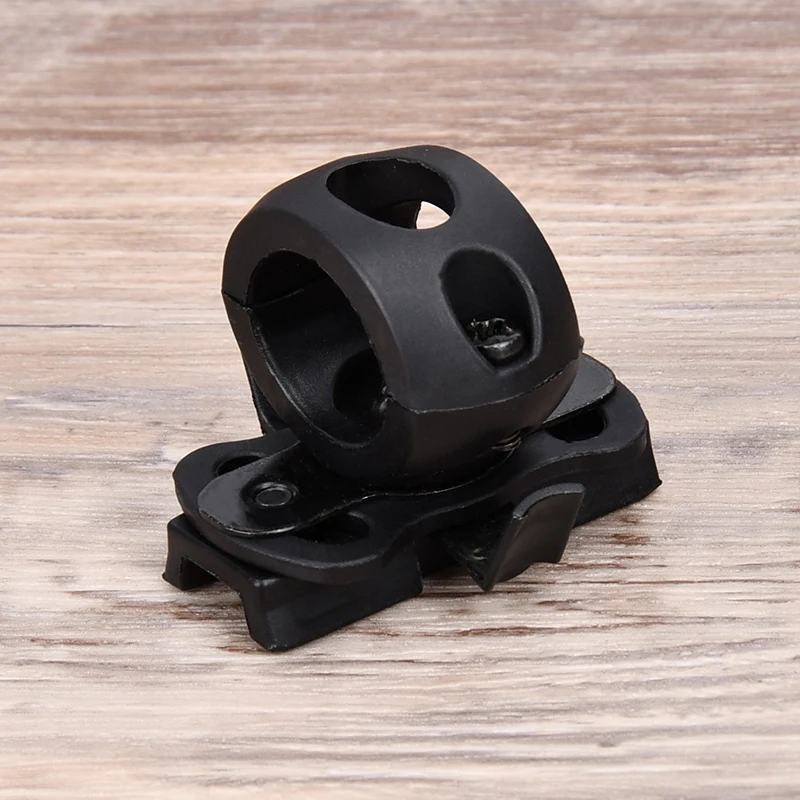 Soporte linterna táctica para casco con anillo de liberación rápida - imagen 4