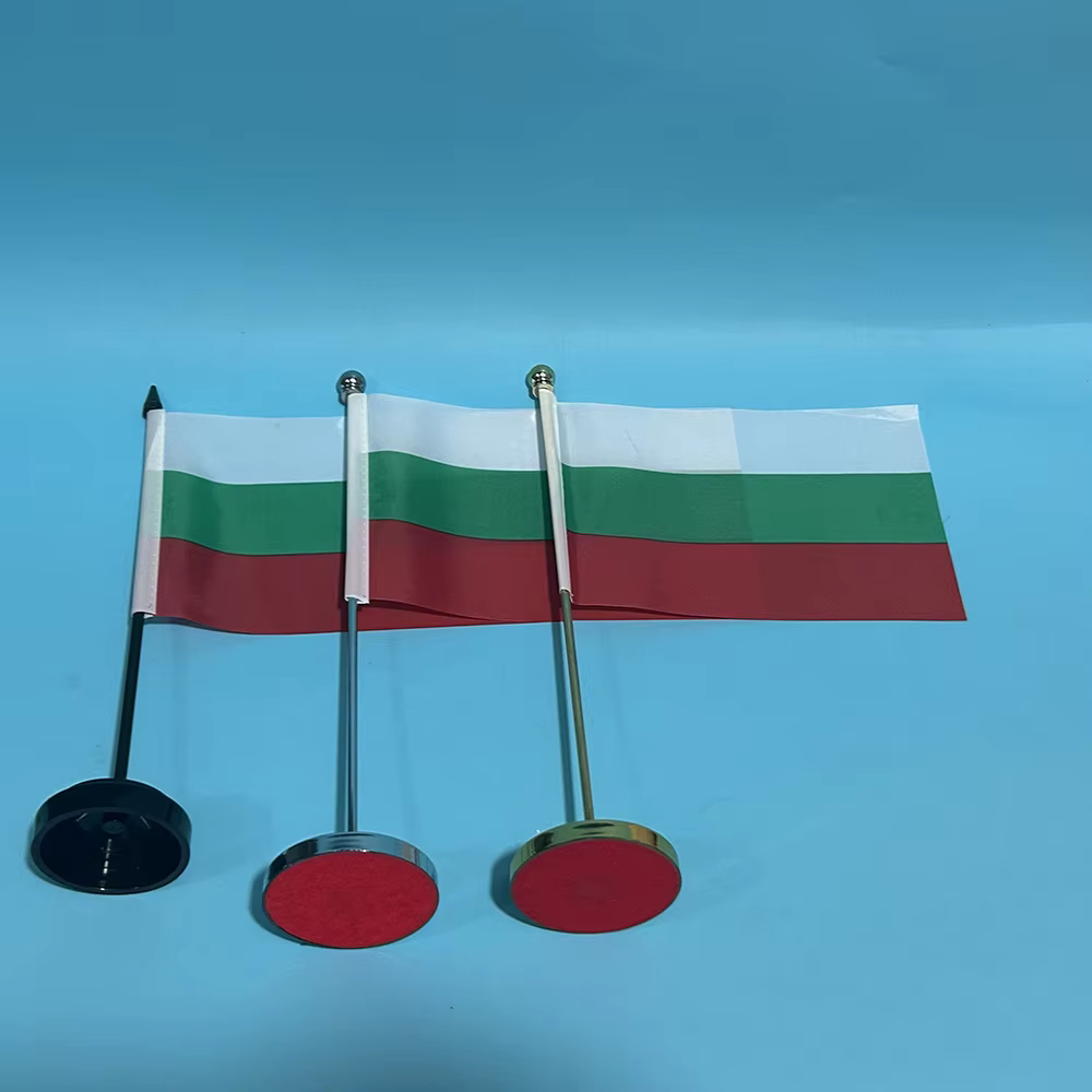 Detalle del mástil y base de la bandera