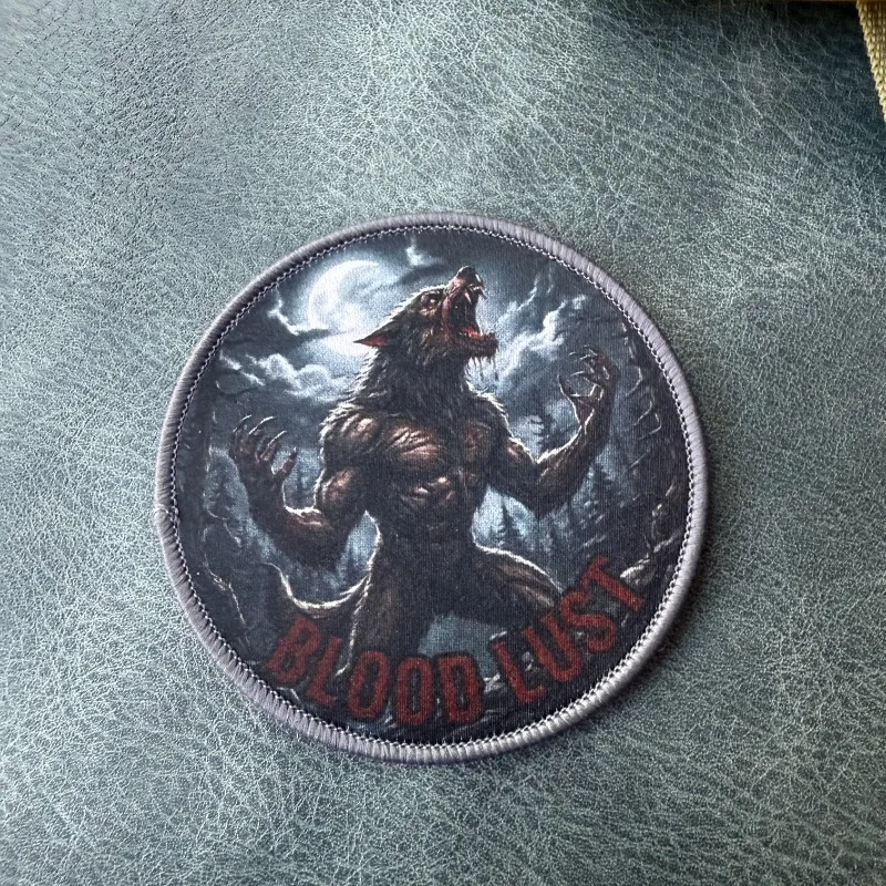 Parche táctico lobo lunar con gancho y bucle para chaquetas - imagen 2