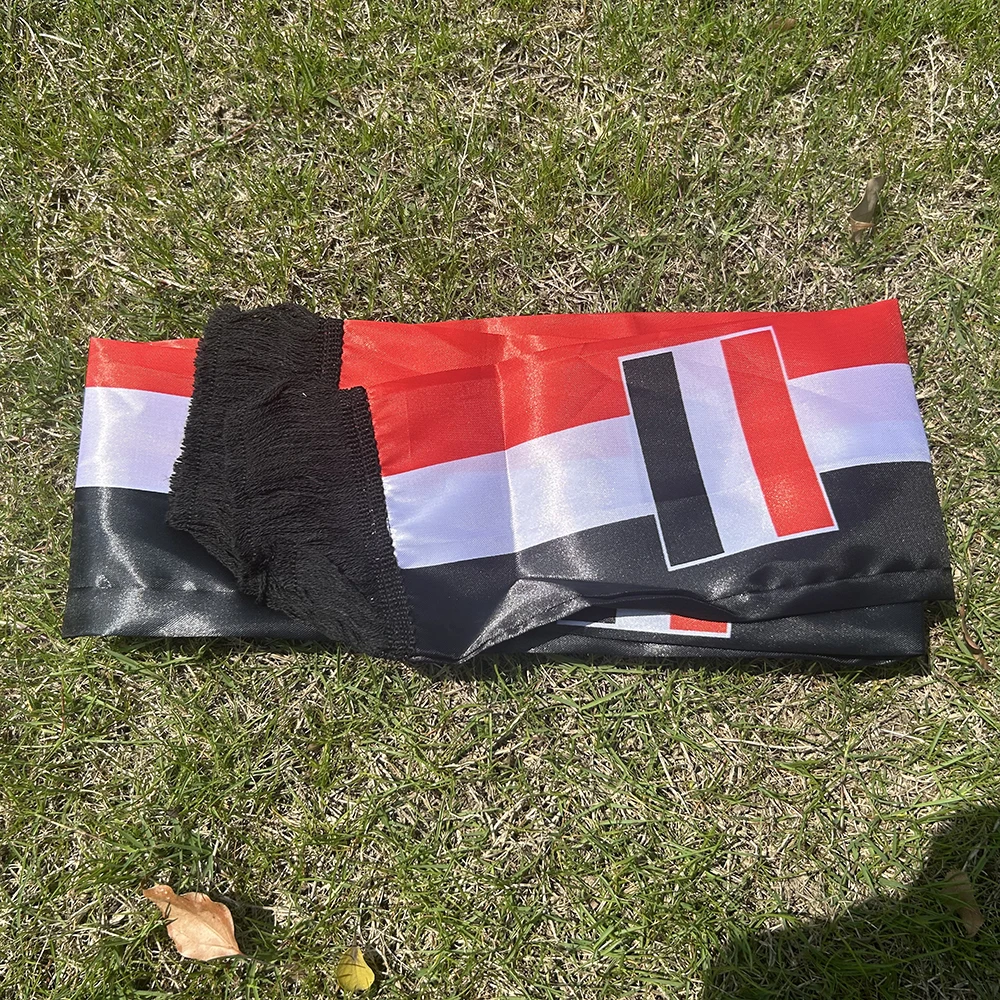 Bufanda de satén Yemen con borlas – ideal para eventos