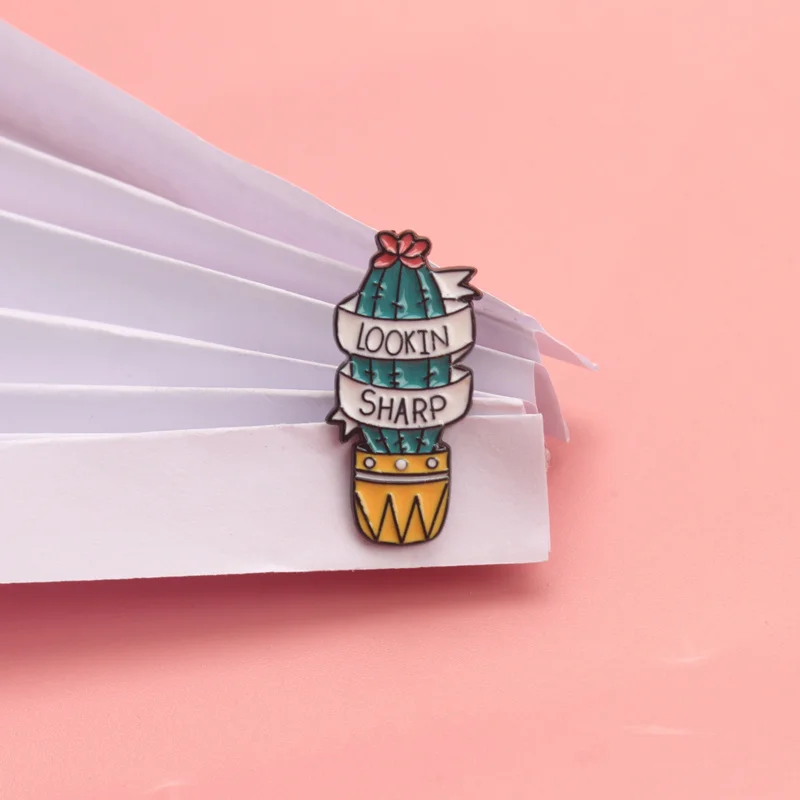 Pin esmaltado cactus vintage Lookin Sharp – Broche divertido - imagen 2