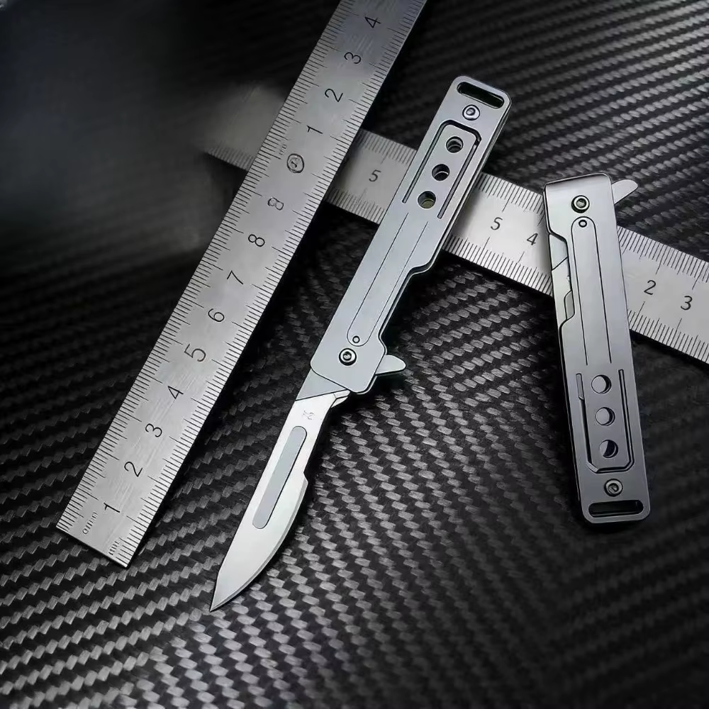 Mini cuchillo en uso diario