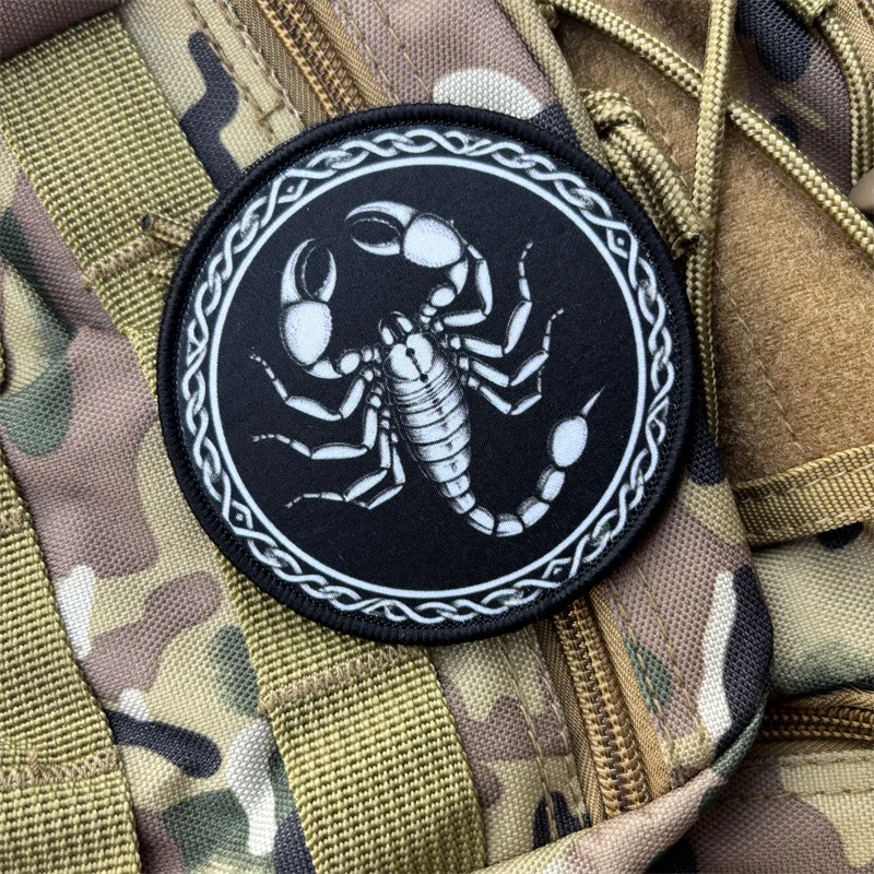Parche táctico escorpión con velcro militar para mochila y brazalete