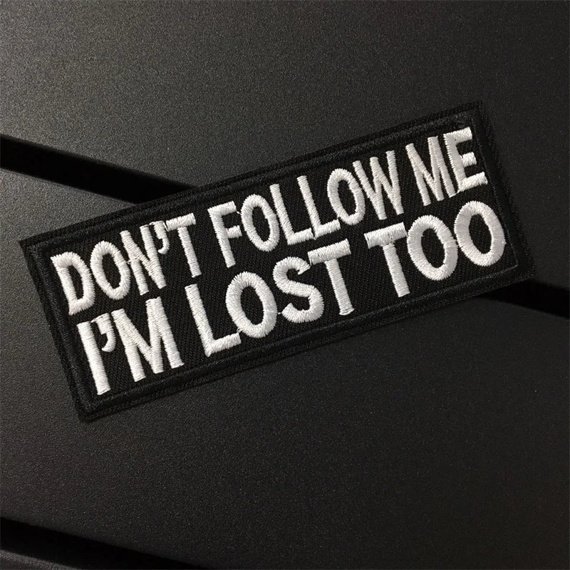Parche termosellable DON'T FOLLOW ME negro blanco bordado