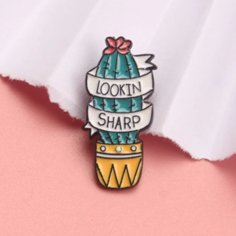 Pin esmaltado cactus vintage Lookin Sharp – Broche divertido