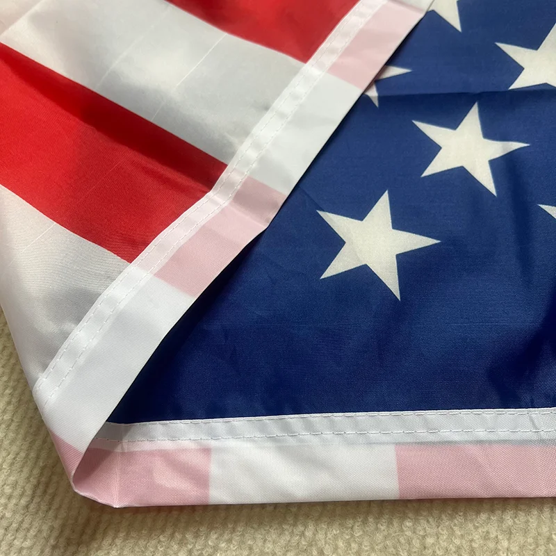 Bandera guardada ordenadamente