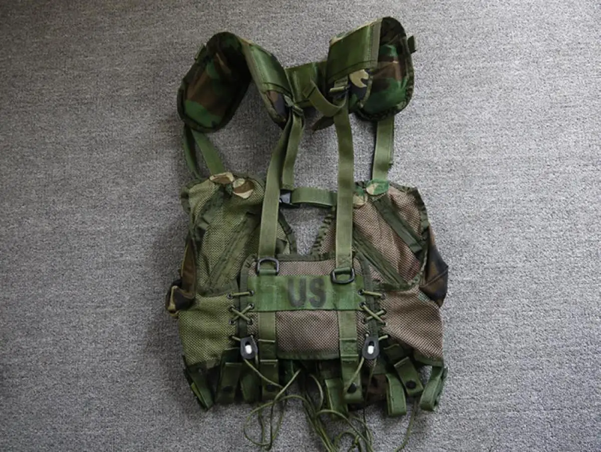Chaleco táctico con bolso inclinado y sistema LC para exteriores - imagen 2