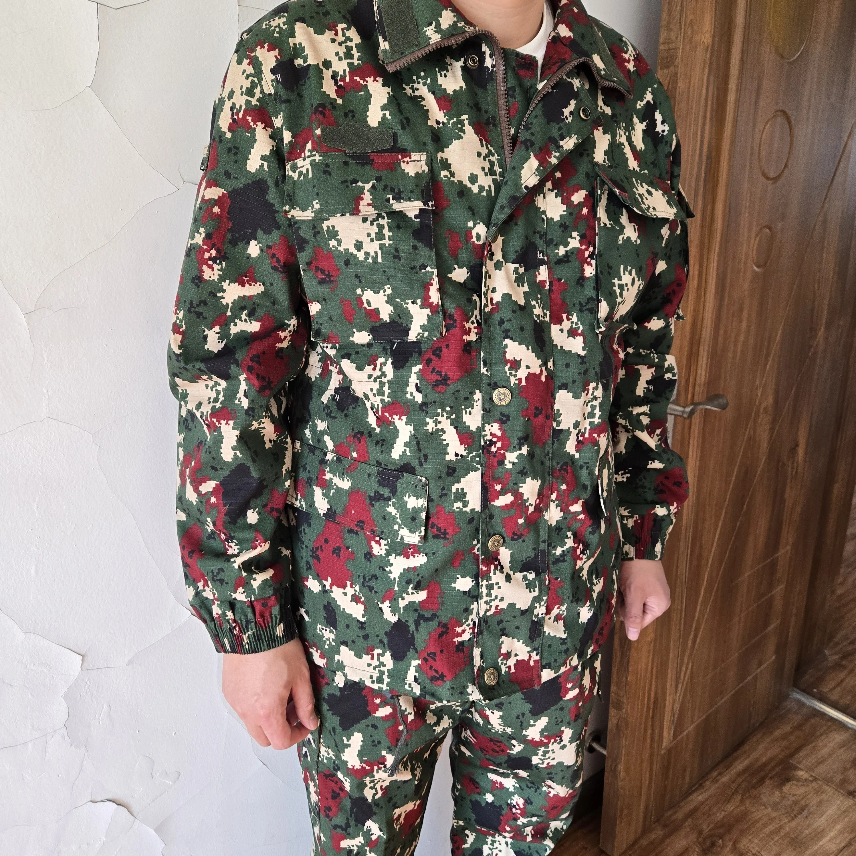 Ropa camuflaje táctica duradera con múltiples bolsillos para trabajo - imagen 3