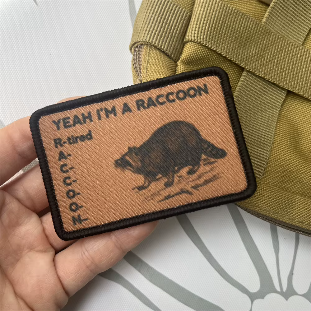 Parche tactico insignia moral cansada mapache - Velcro para mochila - imagen 4