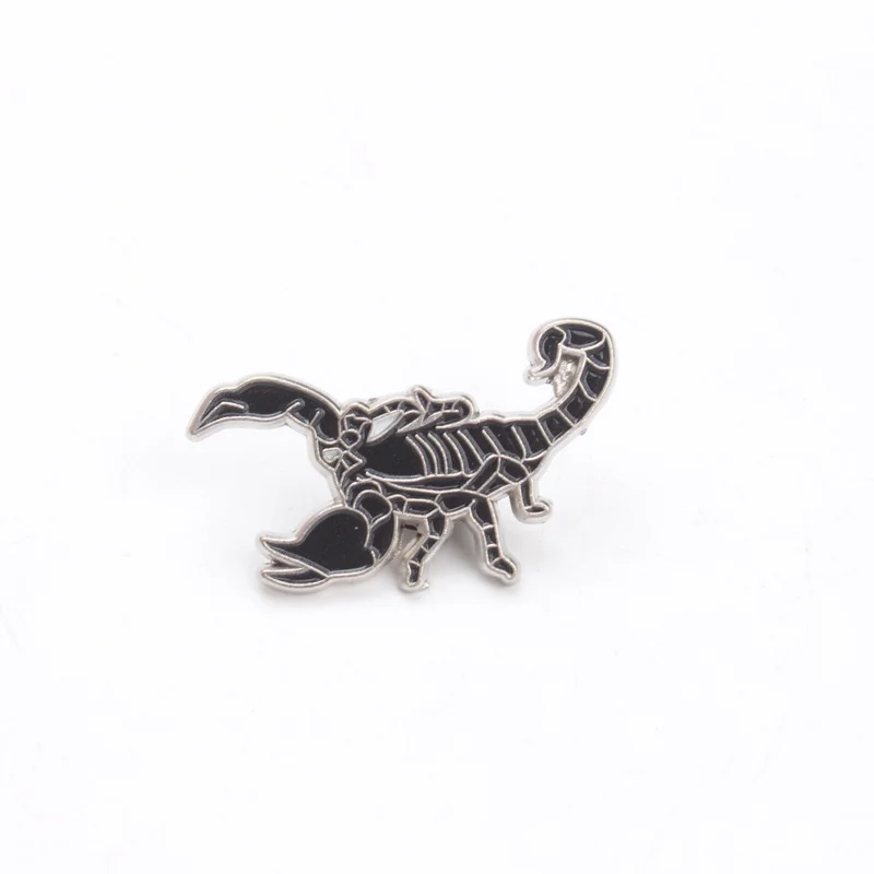 Pin esmaltado escorpión vintage negro estilo gótico – Broche - imagen 5