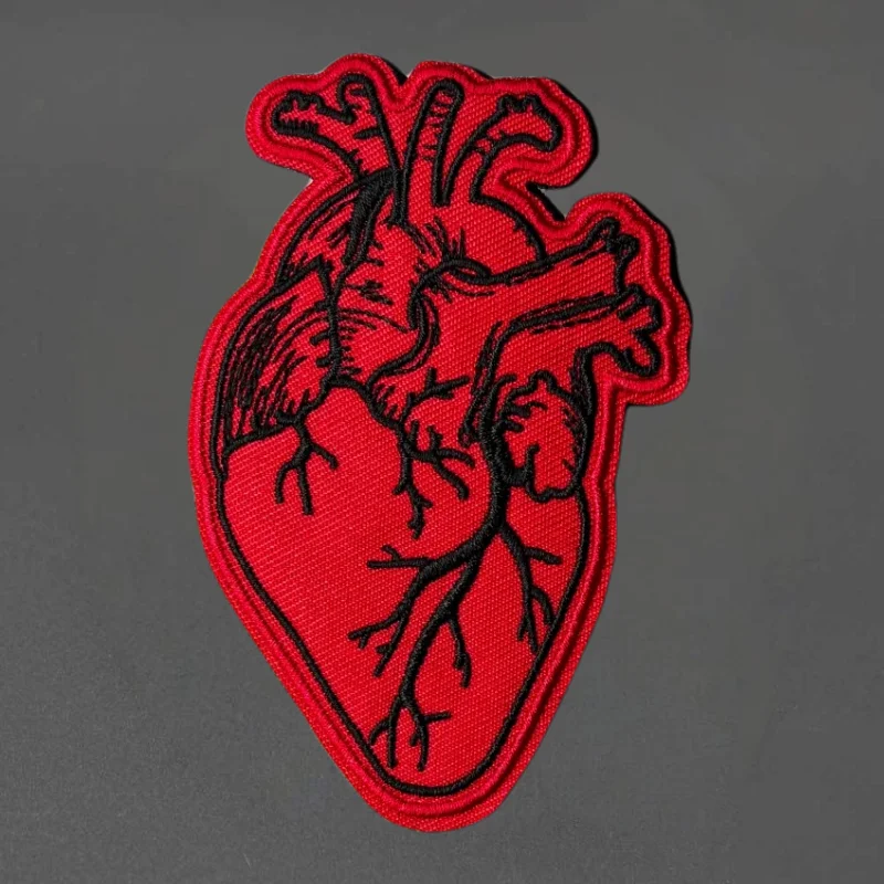 Parche táctico bordado corazón rojo punk con velcro para chaleco - imagen 4