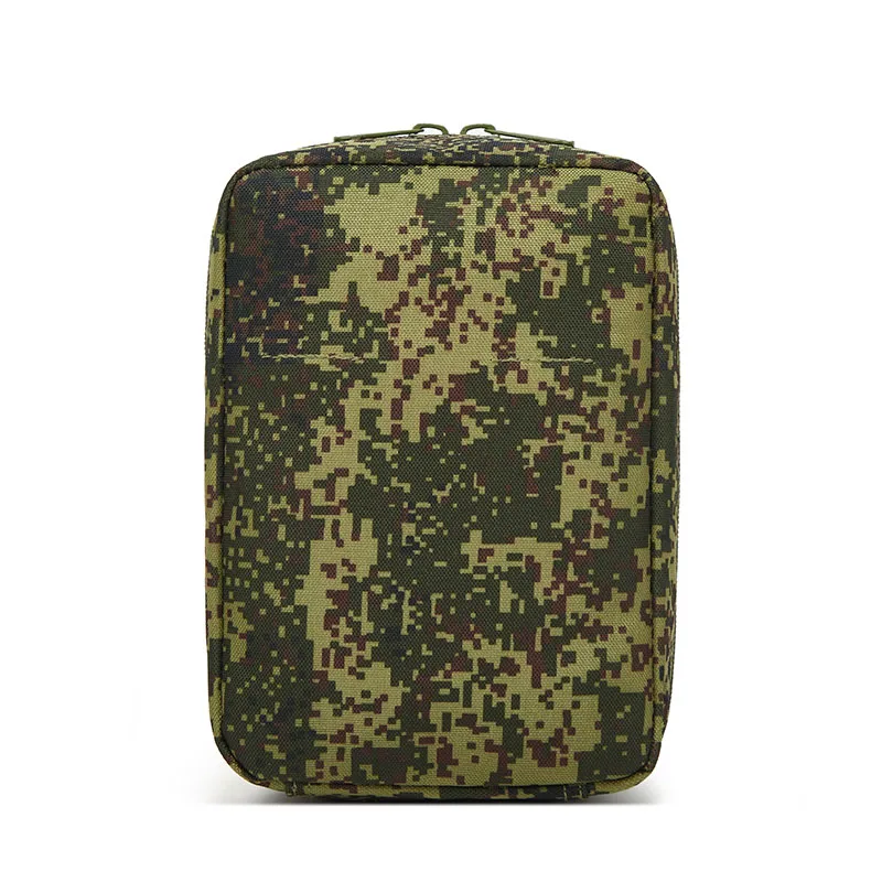 Bolsa táctica compacta camuflada con sistema MOLLE