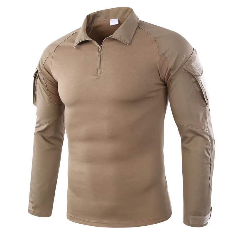 Camisa táctica en entorno de naturaleza