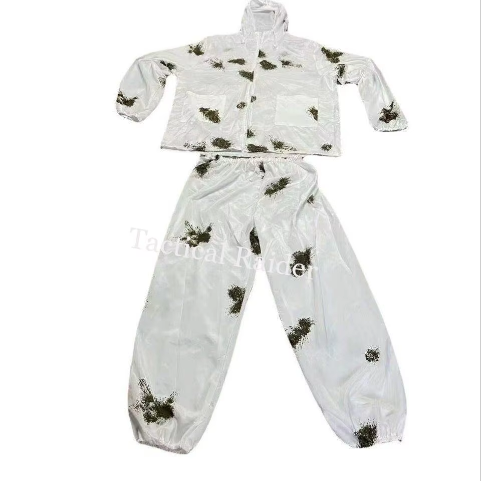Mono camuflaje nieve frontal