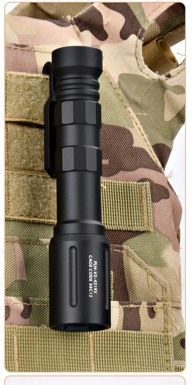 Base de instalación para linterna MOLLE
