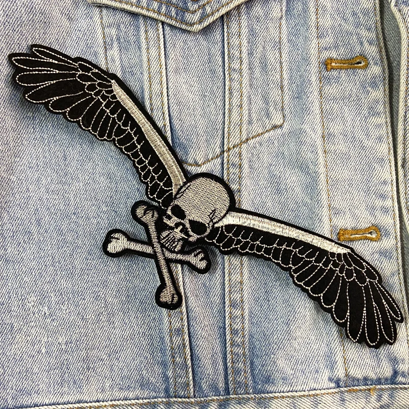 Parche bordado motociclista Punk alas calavera – Chaqueta vaquera - imagen 4