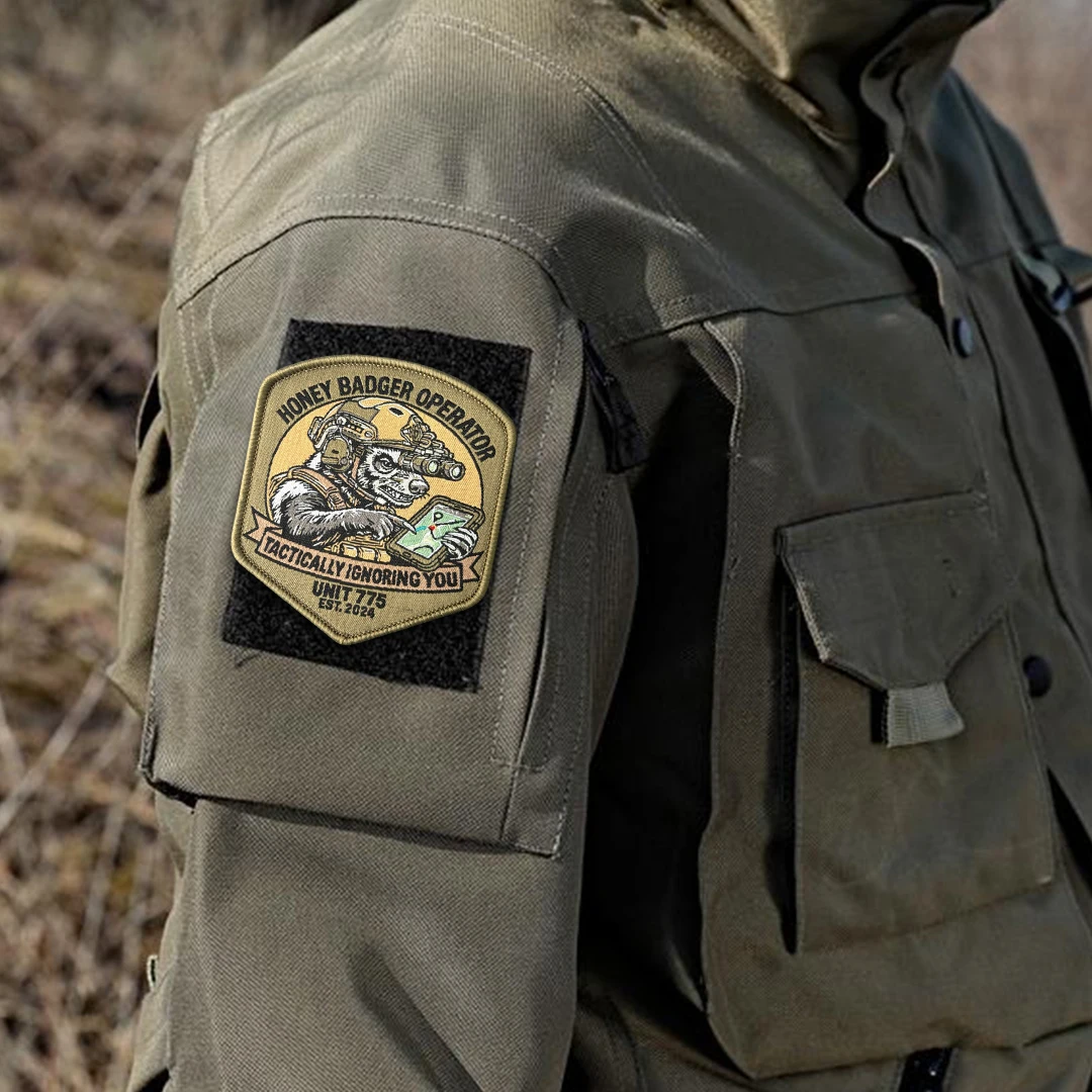 Parche táctico Honey Badger Operator con velcro para mochila - imagen 4