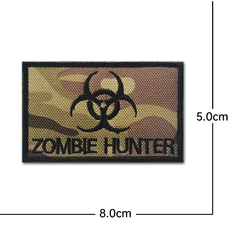 Parche aplicado en mochila táctica mostrando fijación segura