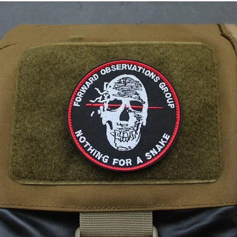 Parche táctico bordado calavera con velcro para uniforme militar - imagen 4
