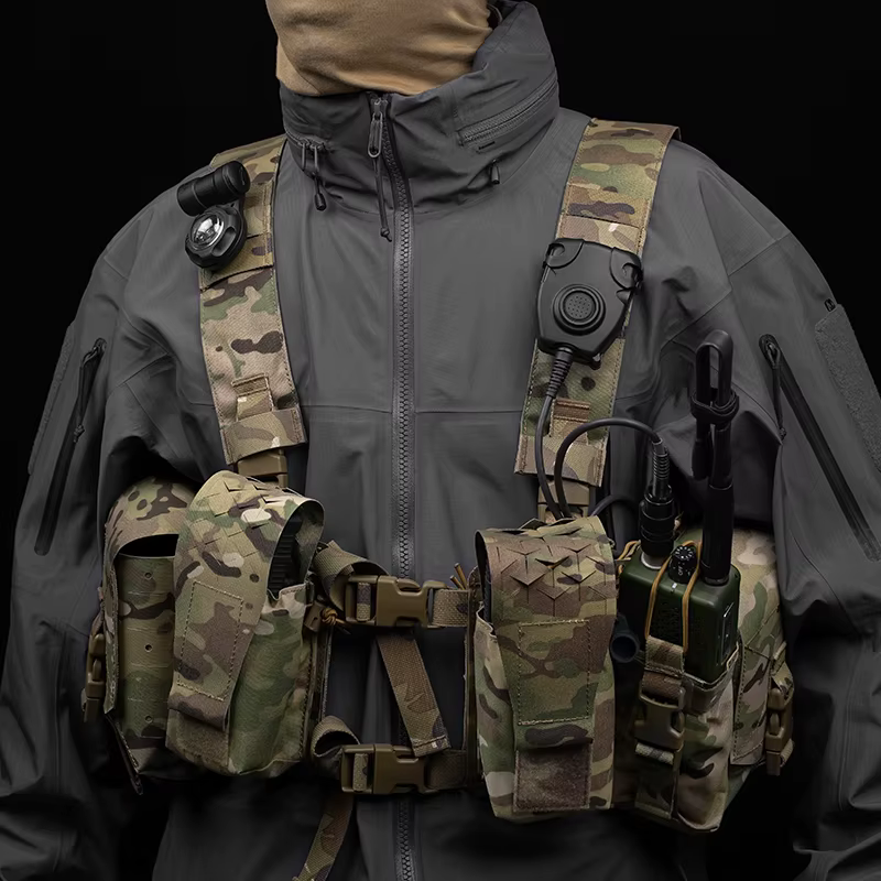 Alpha plataforma de pecho MOLLE con diseno dividido