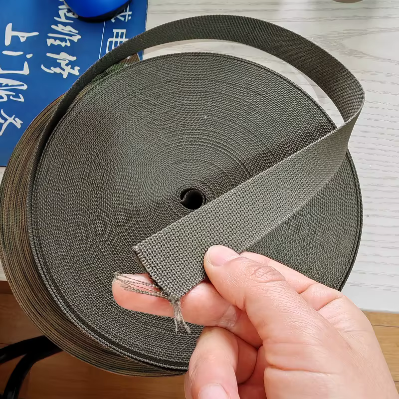 Correa tipo webbing para reparación o ampliación de equipamiento