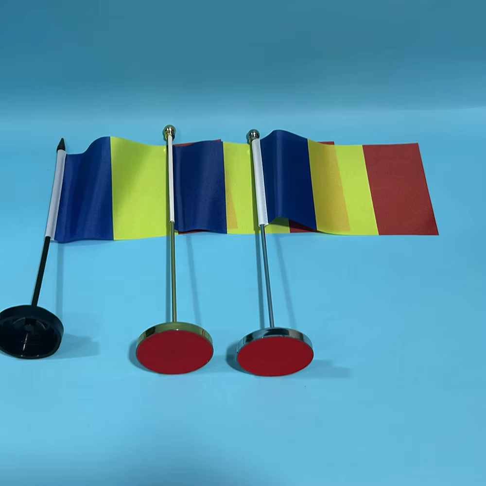 Detalle del mástil y base de la bandera