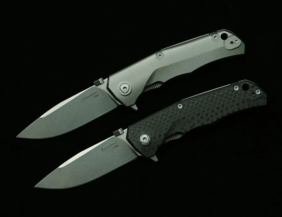 cuchillo plegable con hoja M390 y acabado stone washing
