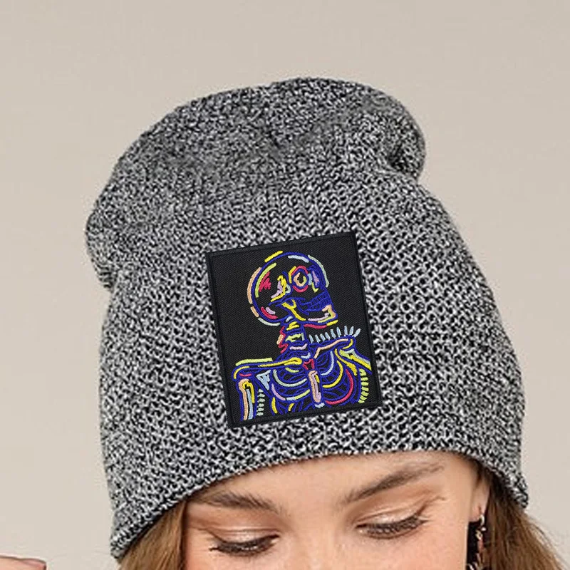 Parche bordado termoadhesivo esqueleto neón gótico mochila y gorra - imagen 3