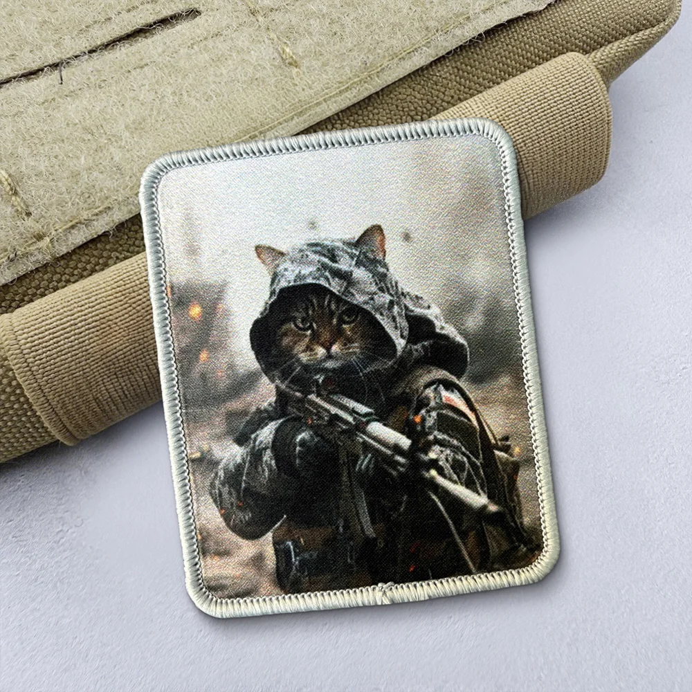 Parche de gato aplicado sobre material táctico
