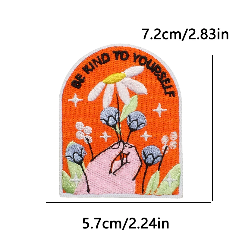 Detalle del bordado de mariposa con hilo resistente