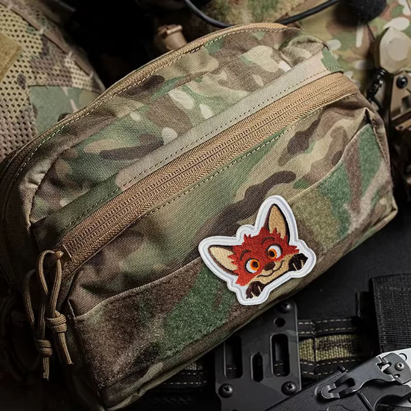 Parche bordado zorro con gancho y bucle para mochila o chaqueta - imagen 3