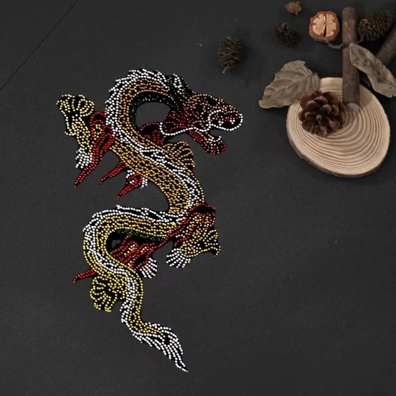 Parche dragón termoadhesivo con purpurina y diamantes para ropa - imagen 4