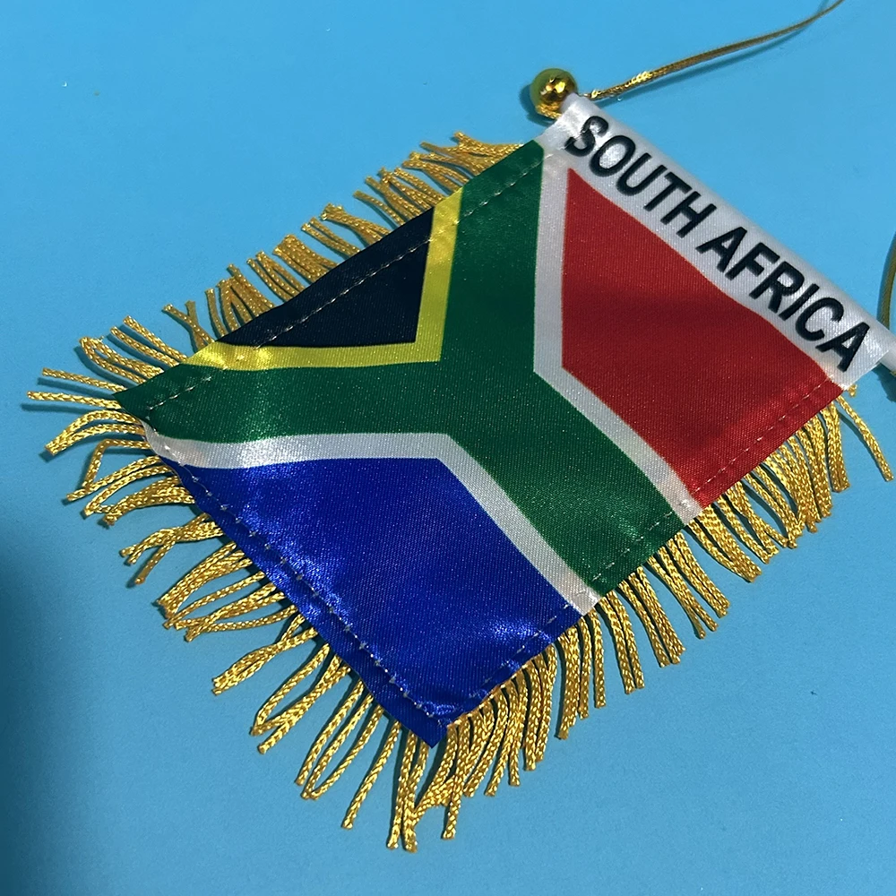 Bandera decorativa en distintos escenarios