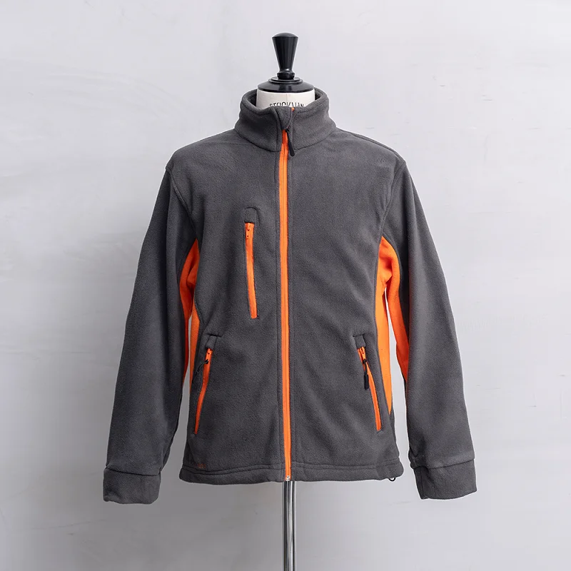 Chaqueta polar gris detalle de tejido