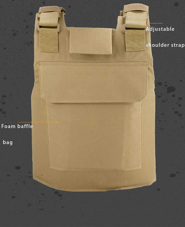Chaleco táctico camuflado en uso