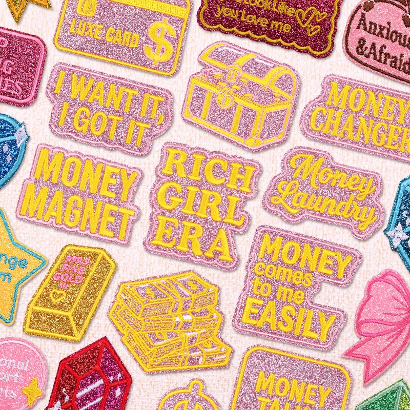 Parche con temática de dinero y brillo rosa