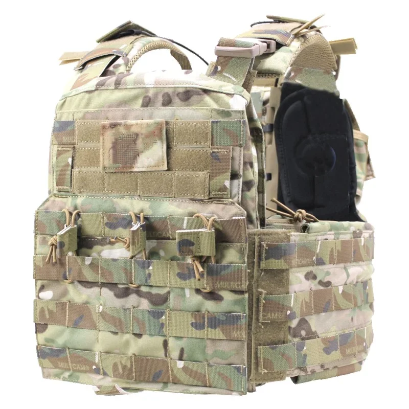 Detalle del sistema MOLLE y montaje