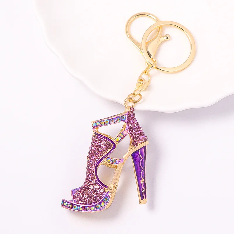 Llavero zapato de tacón morado con pedrería para bolso