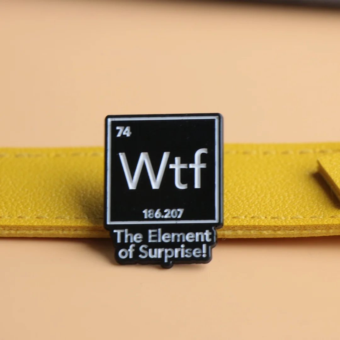 Pin esmaltado con frase de humor, broche para solapa y mochila - imagen 3
