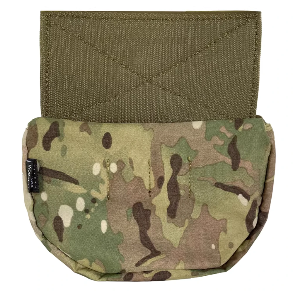 Detalle de sistema de fijación MOLLE en la parte trasera