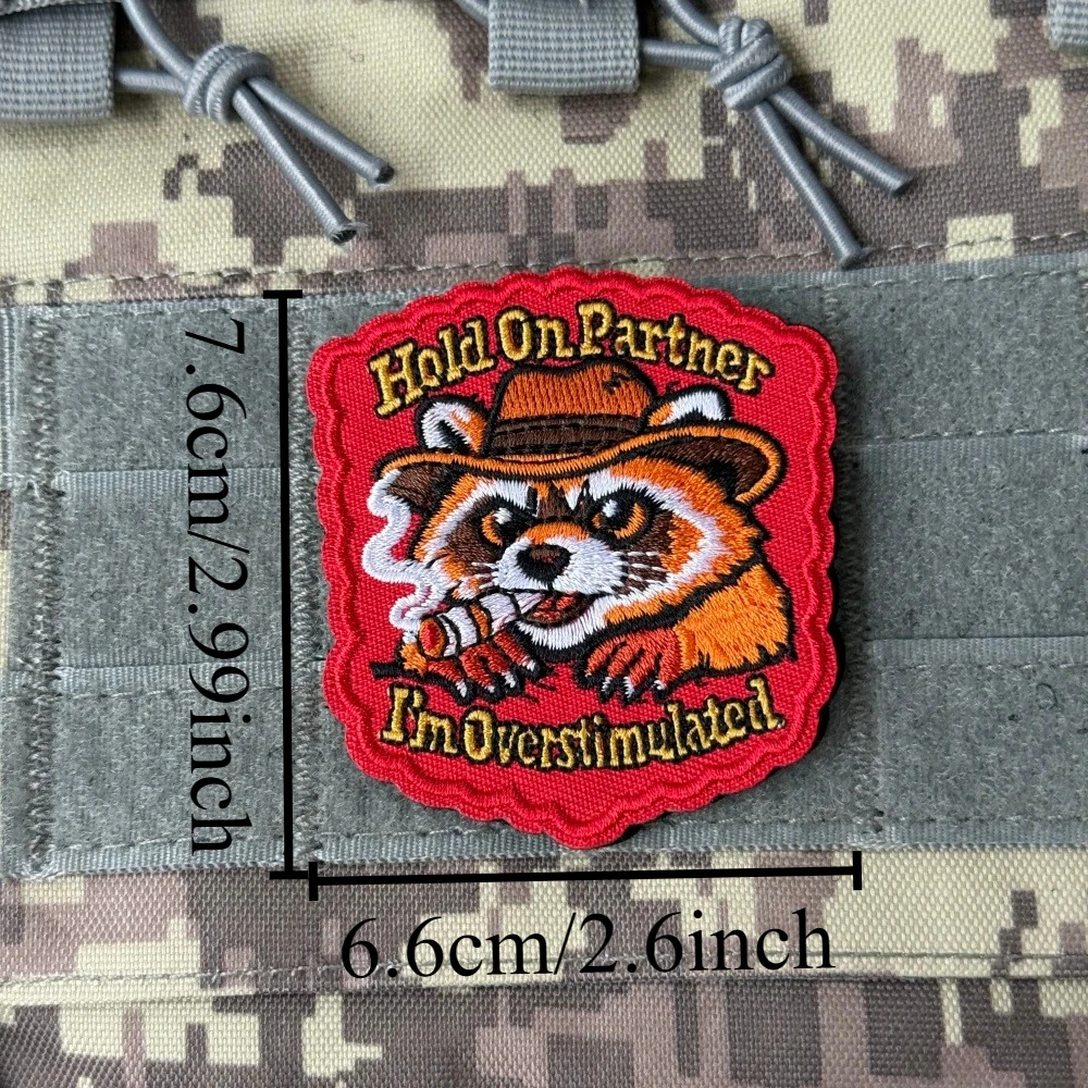 Parche bordado con velcro de mapache vaquero – Insignia de moral - imagen 2