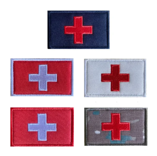 Emblema médico bordado con elementos reflectantes