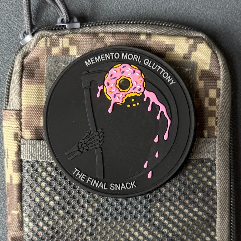 Parche táctico PVC con gancho y bucle Memento Mori para mochila - imagen 2