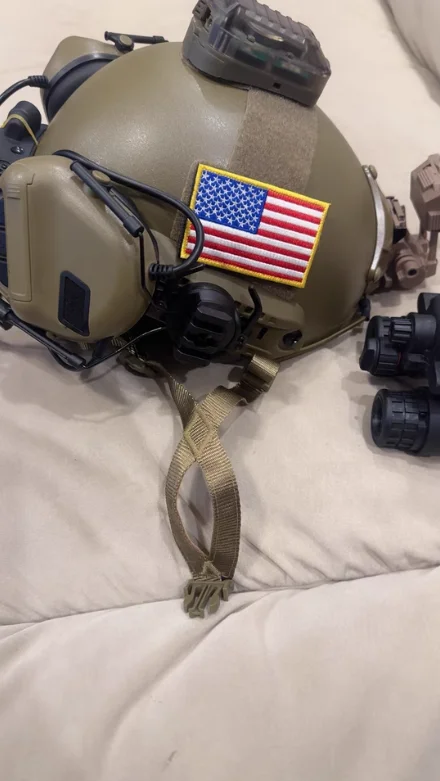 Casco CS táctico completo con sistema de suspensión y correa corporal