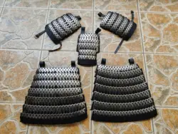 Armadura táctica de acero inoxidable - pecho exterior y accesorios