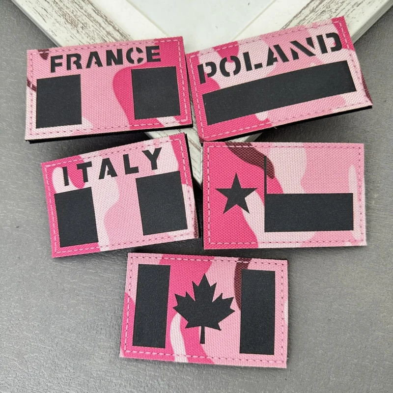 Parche táctico reflectante IR rosa – Adhesivo MOLLE para chaleco o mochila - imagen 3