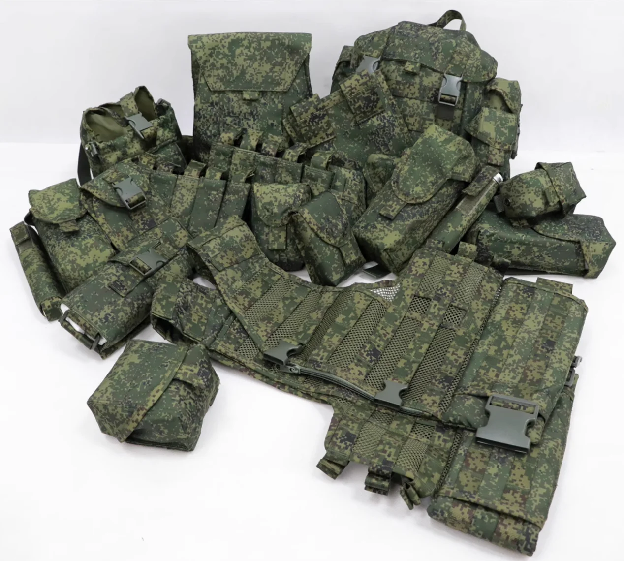 Chaleco táctico EMR nailon con IR y MOLLE, porta cargadores y bolsillo - imagen 2